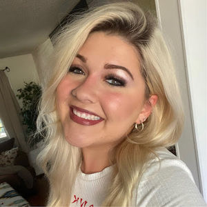 Meet your Posher, Abbie